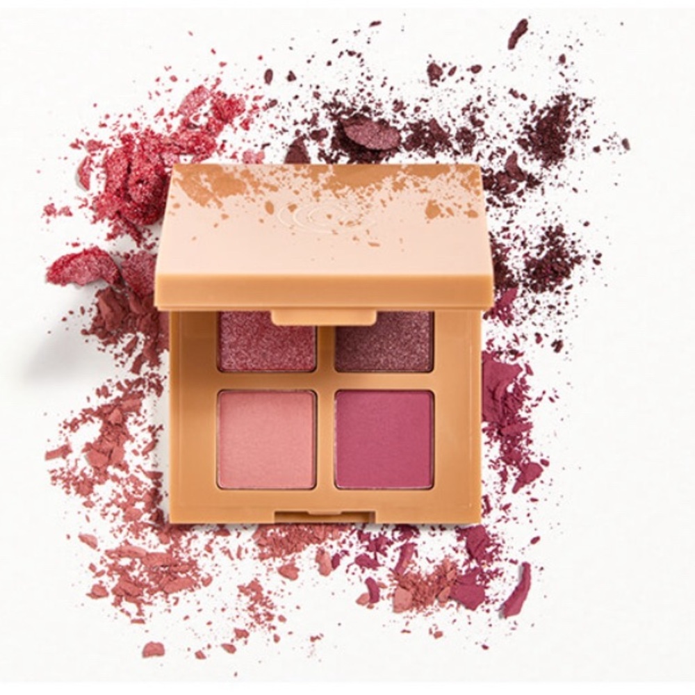 COMPLEX CULTURE 🌟
Rosy Outlook Eyeshadow Palette